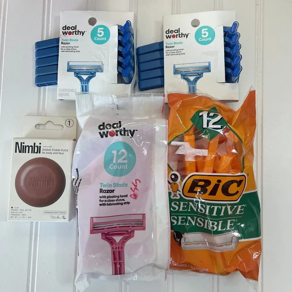 NEW NWT‎ BIC & Deal Worthy Razors & Shave Puck Gift Travel Toiletries